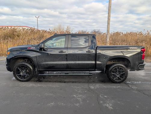 2022 Chevrolet Silverado 1500 Custom Trail Boss