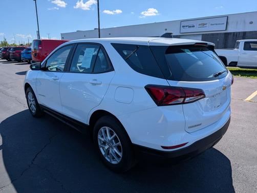 2022 Chevrolet Equinox LS