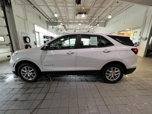 2022 Chevrolet Equinox LS