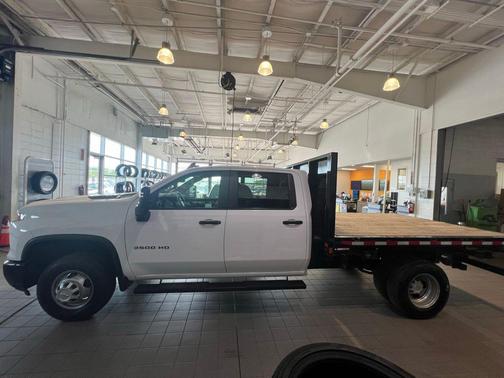Summit White 2024 Chevrolet Silverado 3500 WT