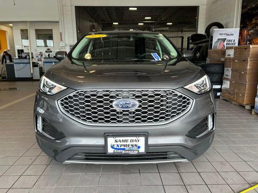 Carbonized Gray Metallic 2024 Ford Edge SEL