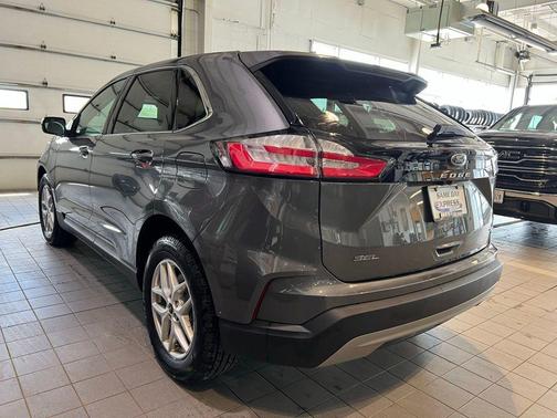 Carbonized Gray Metallic 2024 Ford Edge SEL
