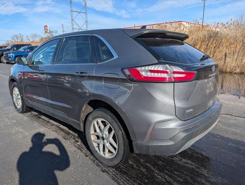 Carbonized Gray Metallic 2024 Ford Edge SEL