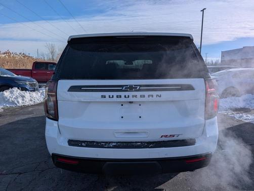 2023 Chevrolet Suburban RST