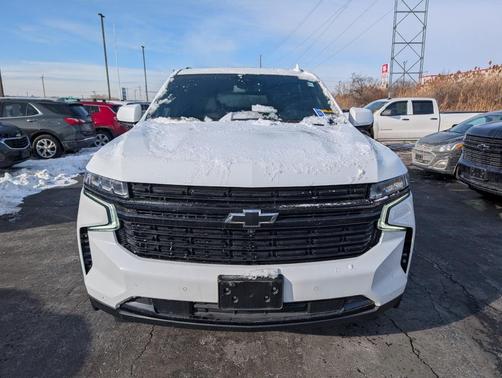 2023 Chevrolet Suburban RST