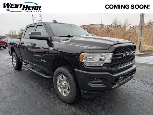 2022 RAM 3500 Tradesman Crew Cab 4x4 6'4' Box