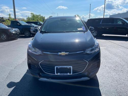 Photo 2 of 15 of 2019 Chevrolet Trax LT