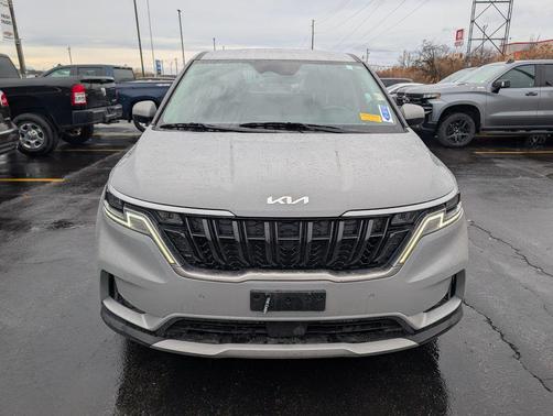 2024 Kia Carnival EX