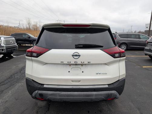 2021 Nissan Rogue SV