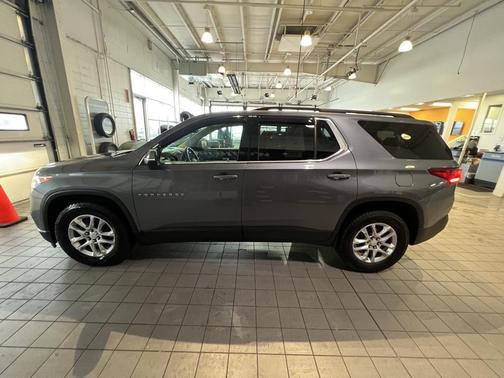 2021 Chevrolet Traverse LT Cloth