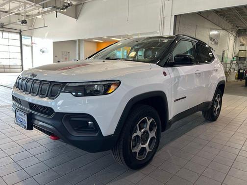 Bright White Clearcoat 2022 Jeep Compass Trailhawk
