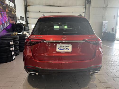 MANUFAKTUR Cardinal Red Metallic 2024 Mercedes-Benz GLE 350 4MATIC