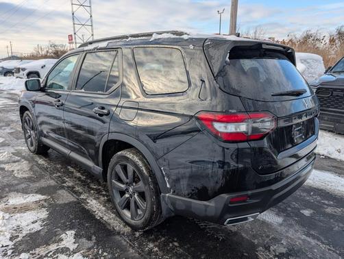2023 Honda Pilot AWD Sport