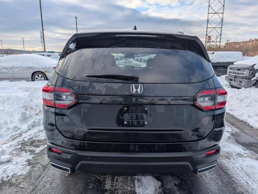 2023 Honda Pilot AWD Sport