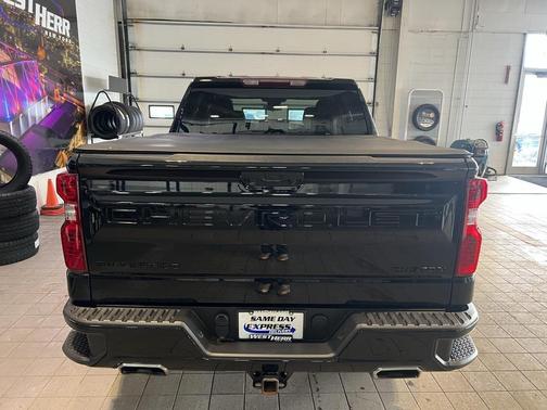 2022 Chevrolet Silverado 1500 Custom Trail Boss