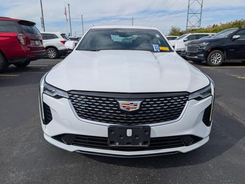 2024 Cadillac CT4 Luxury