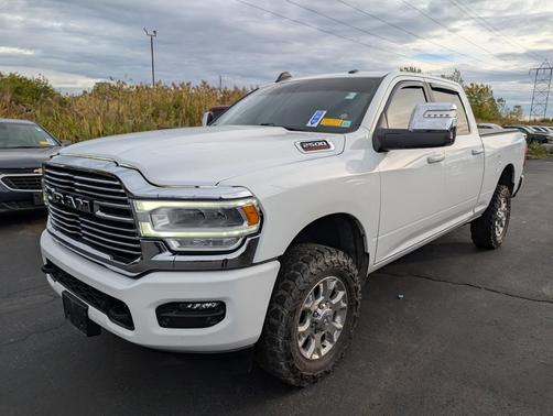 2023 RAM 2500 Laramie Crew Cab 4x4 6'4' Box