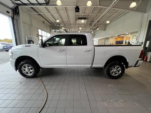 2023 RAM 2500 Laramie Crew Cab 4x4 6'4' Box