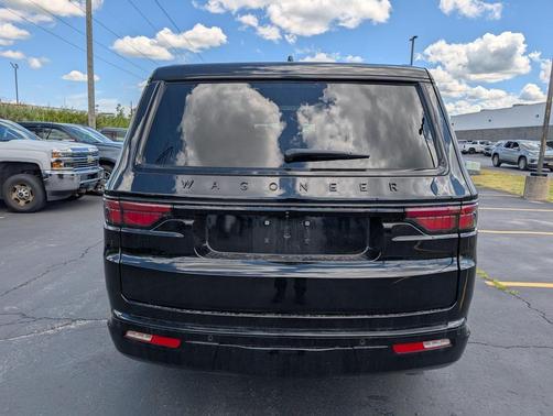 2024 Jeep Wagoneer Series II Carbide 4x4