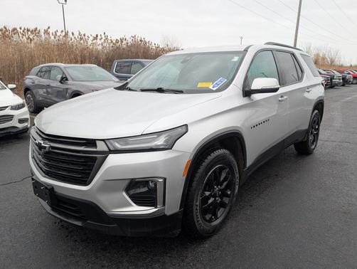2022 Chevrolet Traverse LT Cloth
