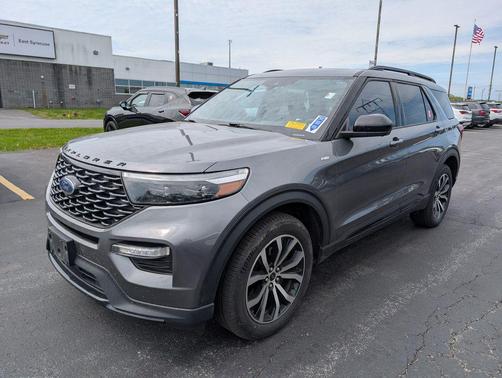 Carbonized Gray Metallic 2022 Ford Explorer ST-Line