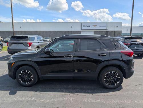 Mosaic Black Metallic 2023 Chevrolet Trailblazer LT