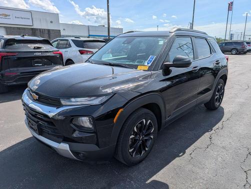 Mosaic Black Metallic 2023 Chevrolet Trailblazer LT