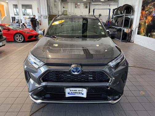 2024 Toyota RAV4 Prime SE