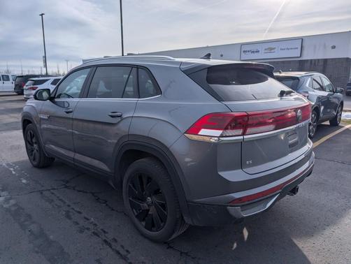 2024 Volkswagen Atlas Cross Sport 2.0T SE w/Technology 4MOTION