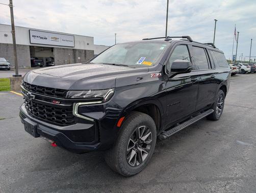Midnight Blue Metallic 2024 Chevrolet Suburban 4WD Z71
