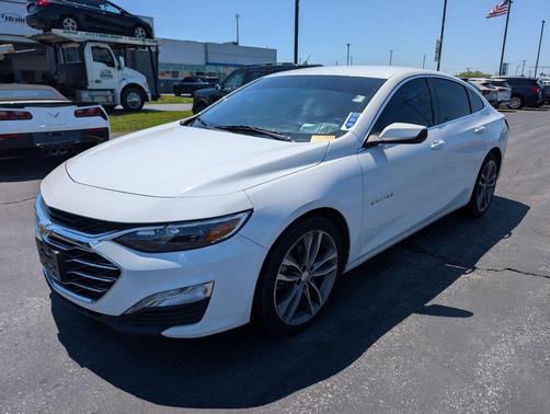 Summit White 2022 Chevrolet Malibu FWD LT