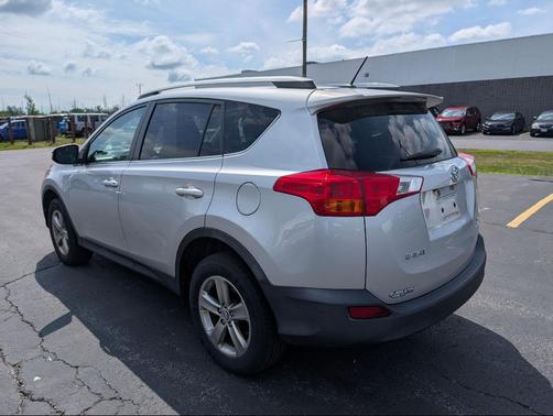 Classic Silver Metallic 2015 Toyota RAV4 XLE