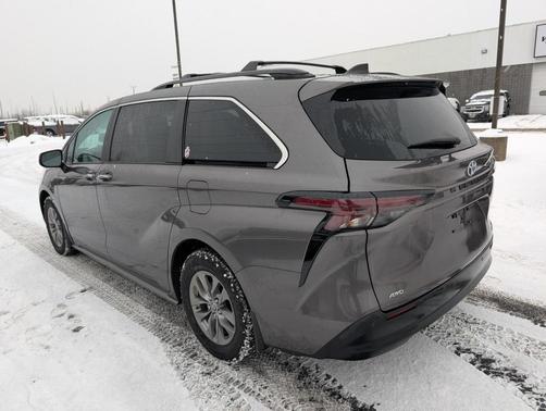 2023 Toyota Sienna XLE