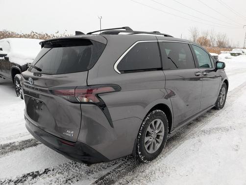 2023 Toyota Sienna XLE