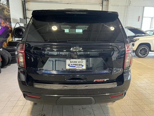 2023 Chevrolet Tahoe 4WD RST