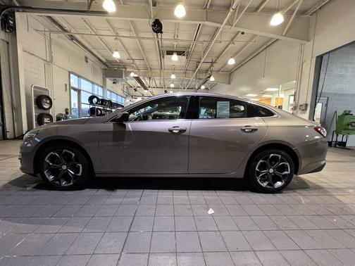 2022 Chevrolet Malibu FWD LT