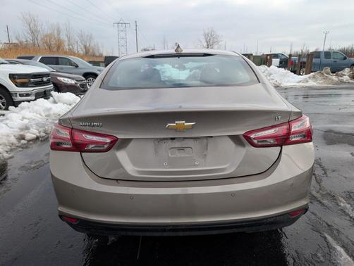 2022 Chevrolet Malibu FWD LT