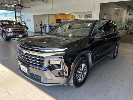 2024 Chevrolet Traverse LT