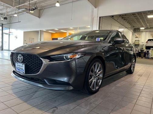 Machine Gray Metallic 2022 Mazda Mazda3 FWD w/Select Package