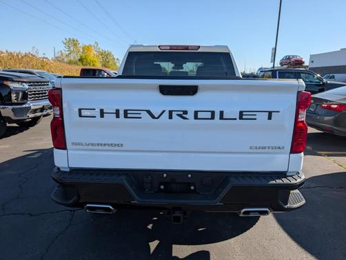 2023 Chevrolet Silverado 1500 Custom Trail Boss