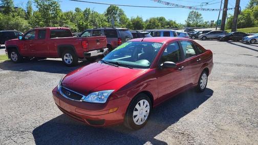 Sangria Red Clearcoat Metallic 2005 Ford Focus ZX4 SE