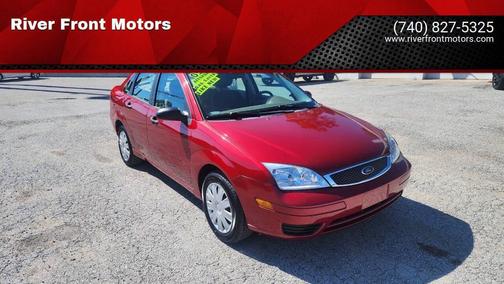 Sangria Red Clearcoat Metallic 2005 Ford Focus ZX4 SE