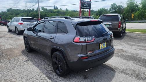 Granite Crystal Metallic Clearcoat 2019 Jeep Cherokee Altitude