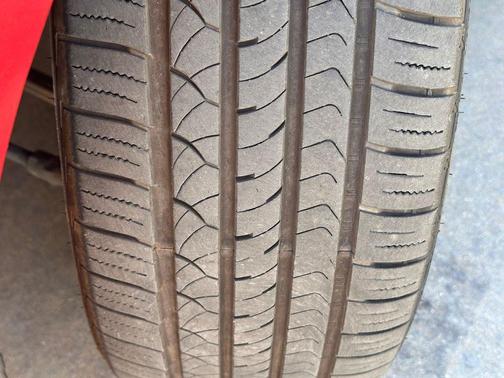 2023 Genesis G70 2.0T RWD