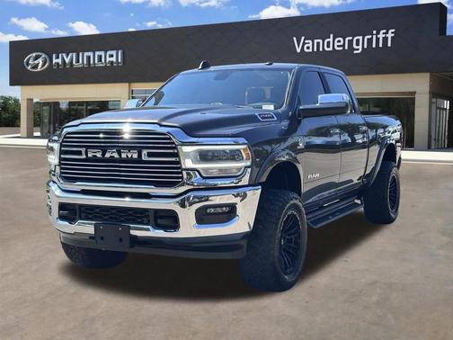 2022 RAM 2500 Laramie Crew Cab 4x4 6'4' Box