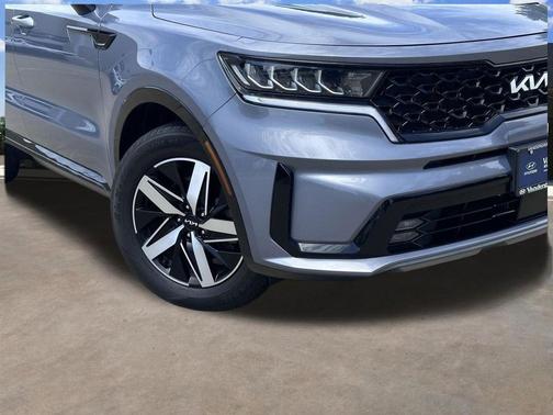 Everlasting Silver 2022 Kia Sorento EX