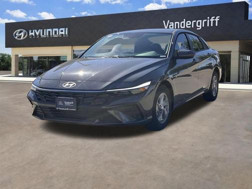 2026 Hyundai ELANTRA SE