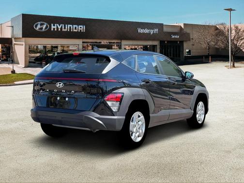 2026 Hyundai KONA SE