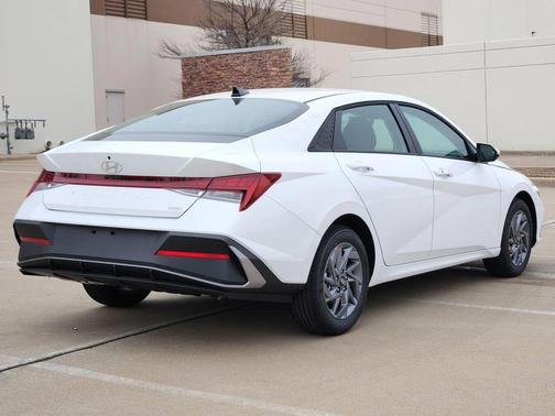 2026 Hyundai ELANTRA HEV Blue