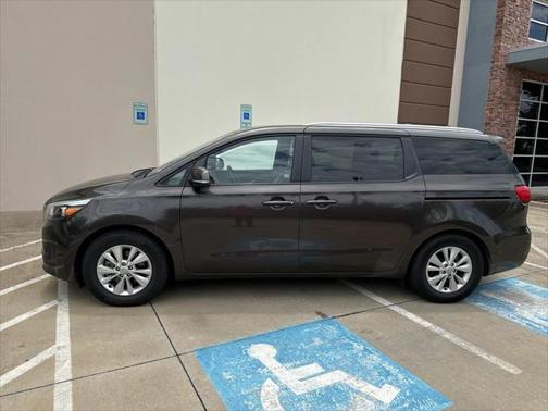 2016 Kia Sedona LX